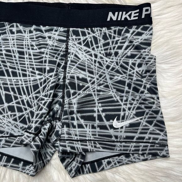 Nike Pro Athletic Pull On Short Shorts Black and White Size Small - Picture 2 of 4